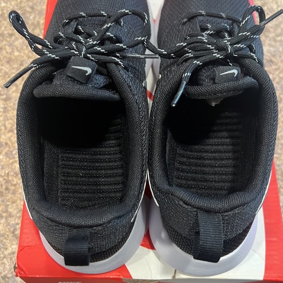 Women’s Nike Rosherun - Picture 4 of 7